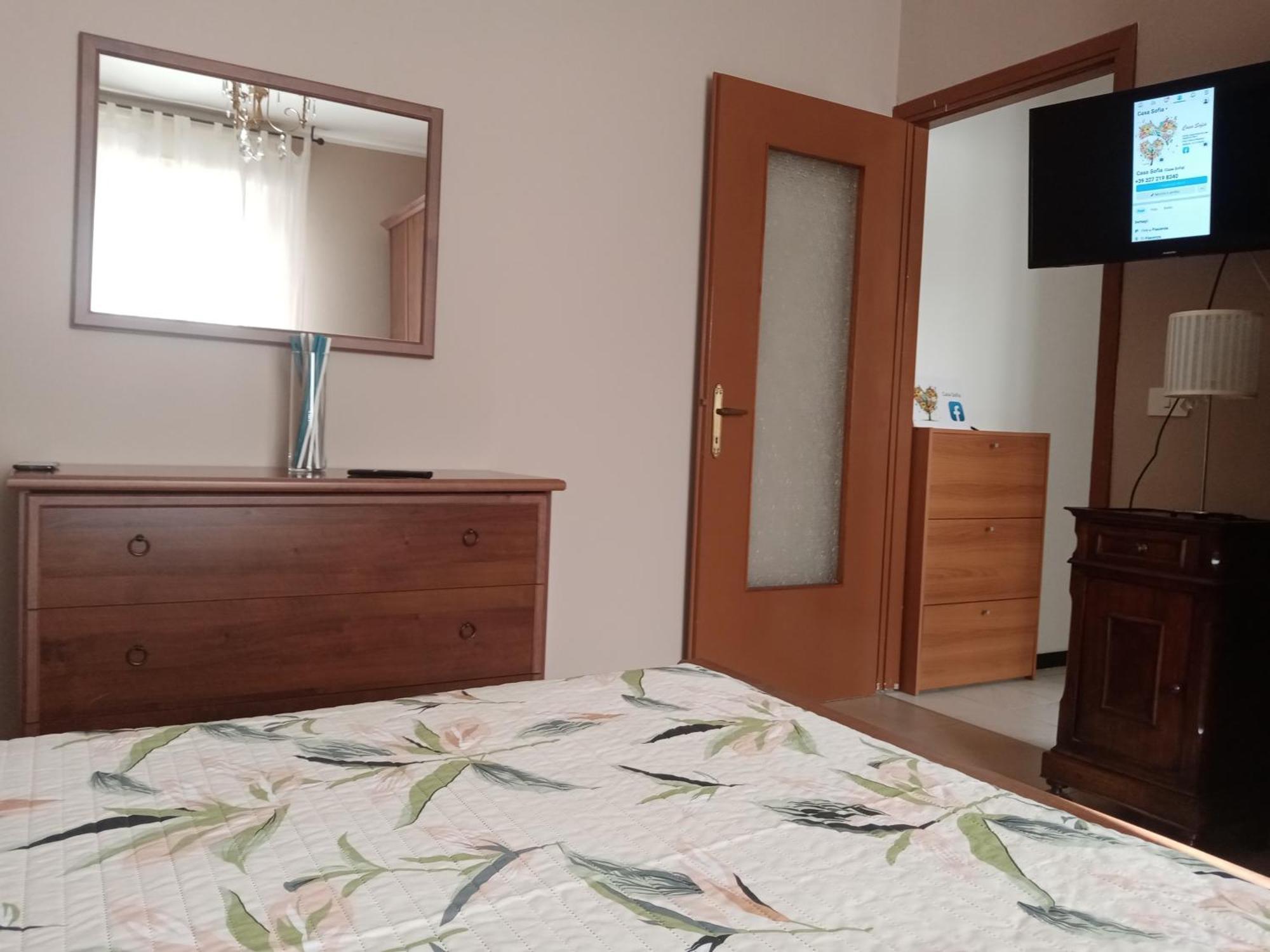"Casa Sofia" Appartamento Raffalda Zona Clinica Piacenza Dış mekan fotoğraf